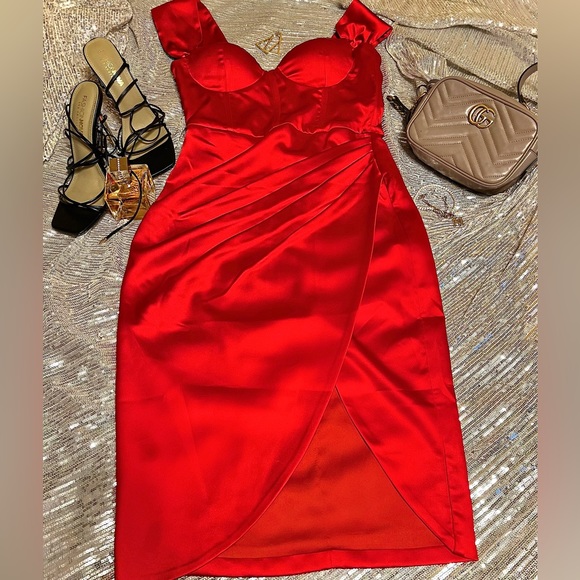 Miss Circle Satin Red Hedy Dress / Size: M (6-8) - Picture 6 of 8
